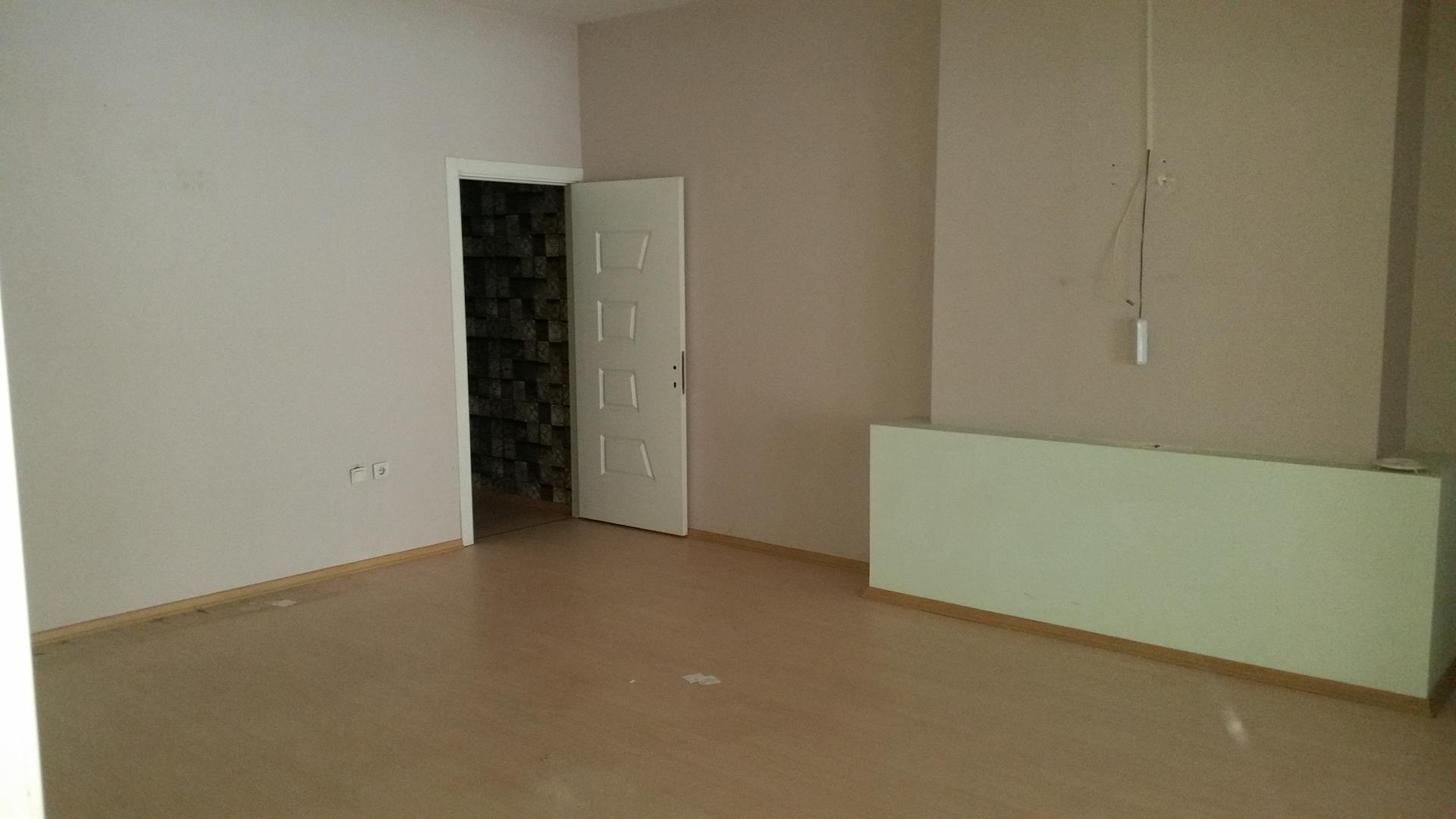 Kiralık Dükkan, İstanbul / ESENYURT / CUMHURİYET