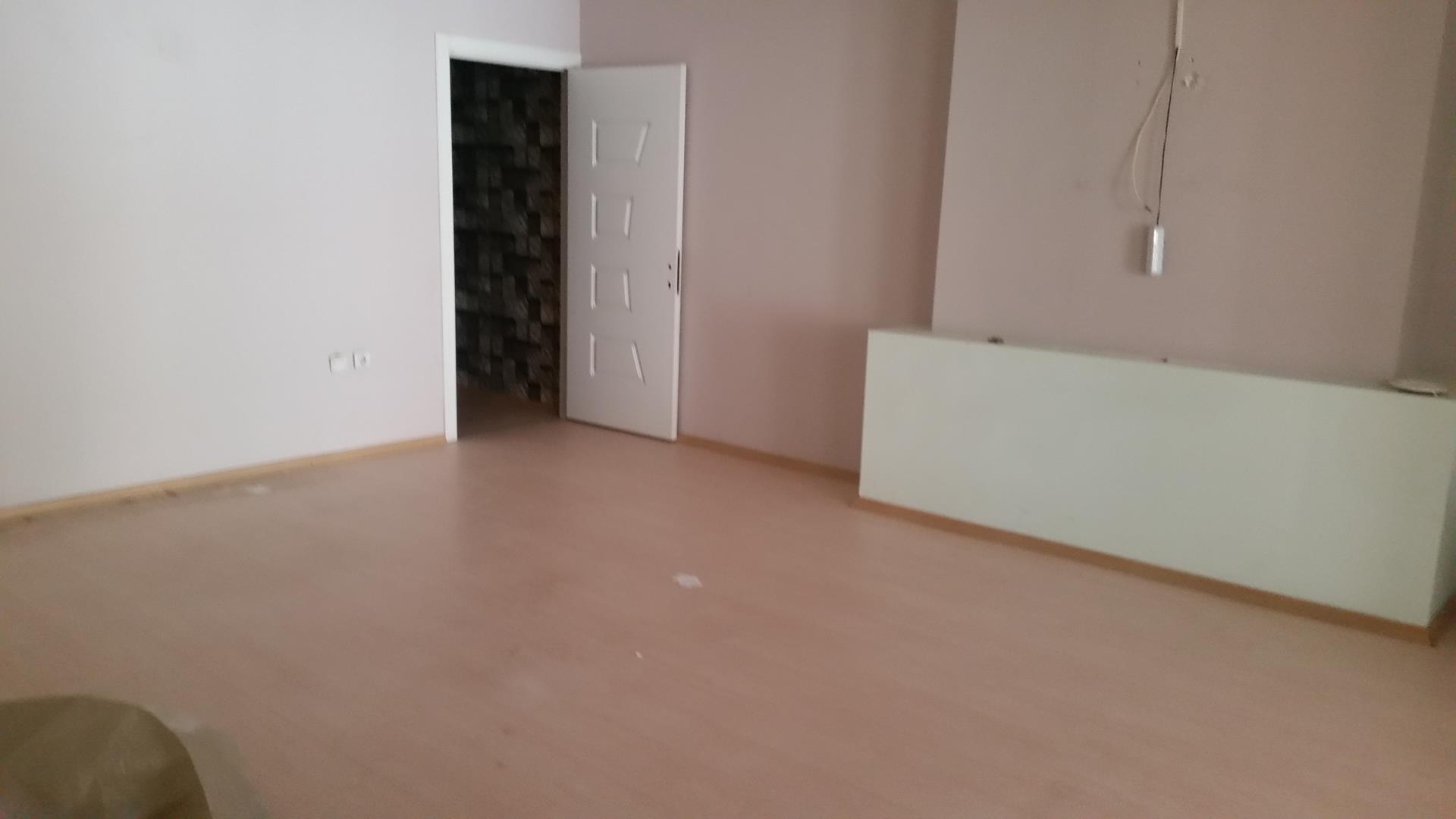 Kiralık Dükkan, İstanbul / ESENYURT / CUMHURİYET
