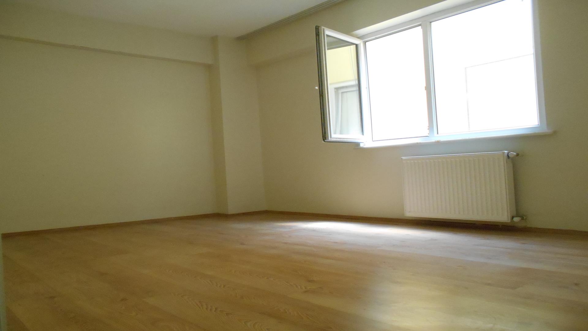 Kiralık Daire, İstanbul / ESENYUT / MEHTERÇEŞME