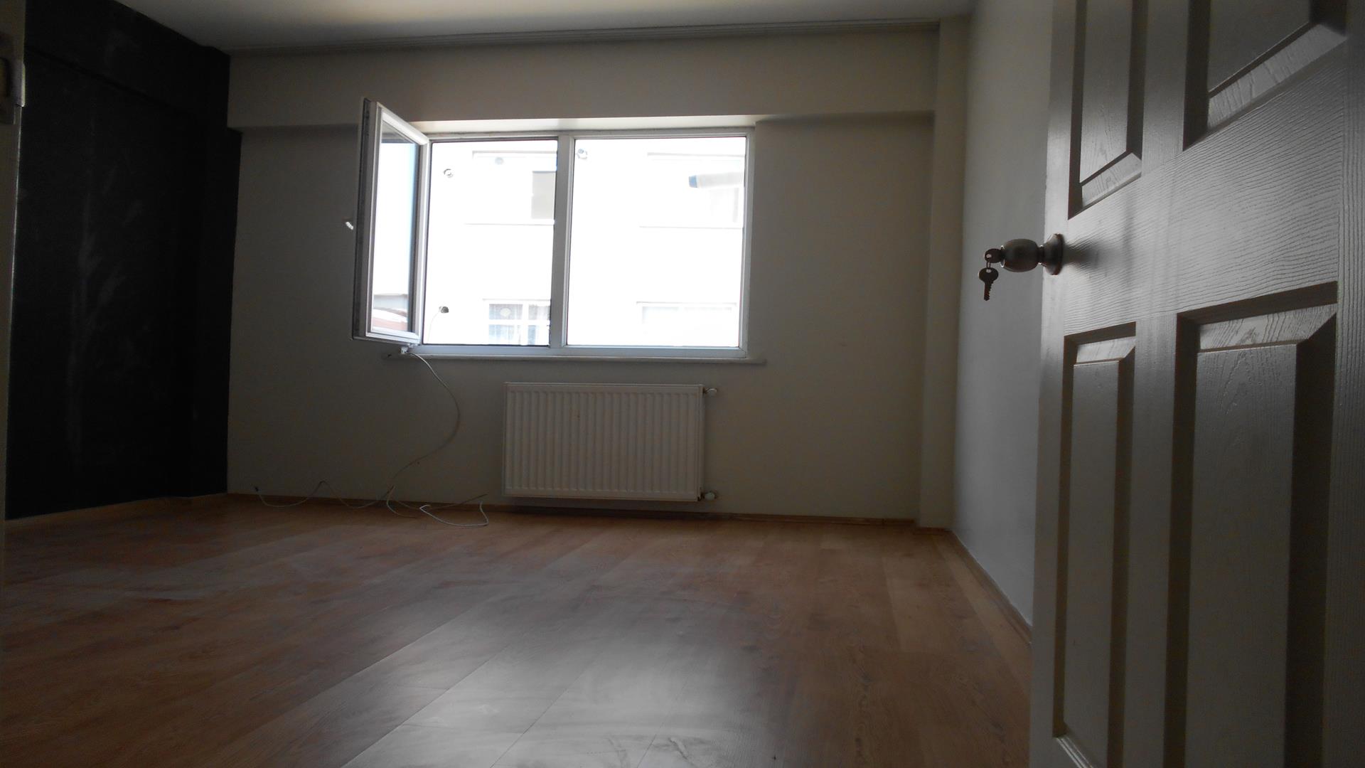 Kiralık Daire, İstanbul / ESENYUT / MEHTERÇEŞME