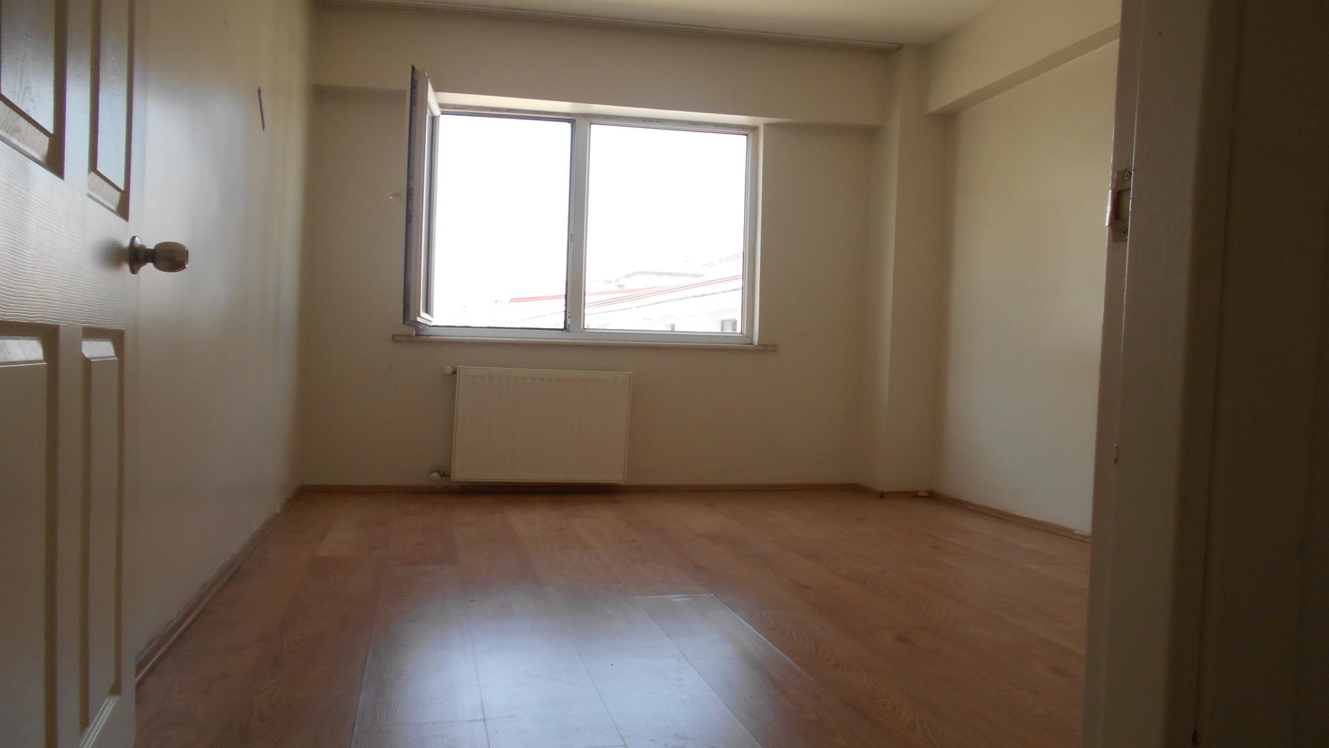 Kiralık Daire, İstanbul / ESENYUT / MEHTERÇEŞME