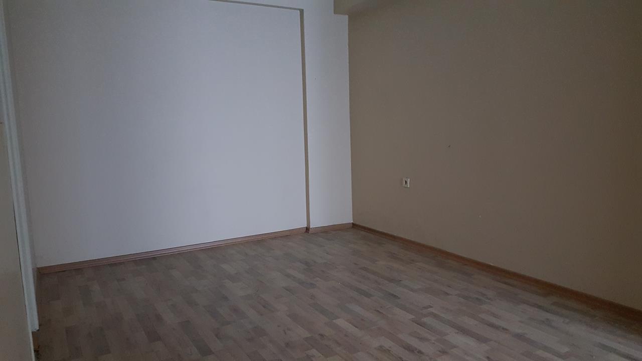 Kiralık Daire, İstanbul / ESENYURT / CUMHURİYET