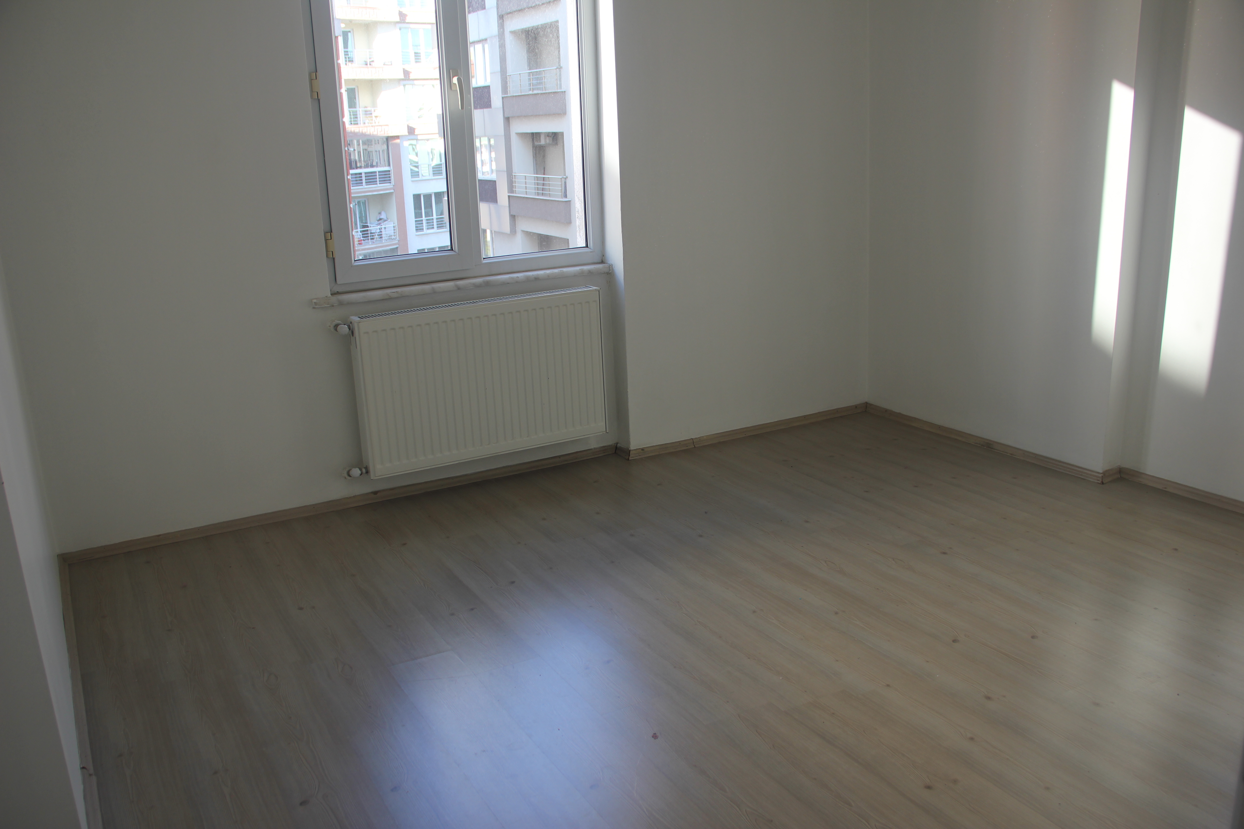 Kiralık Daire, İstanbul / ESENYURT / CUMHURIYET