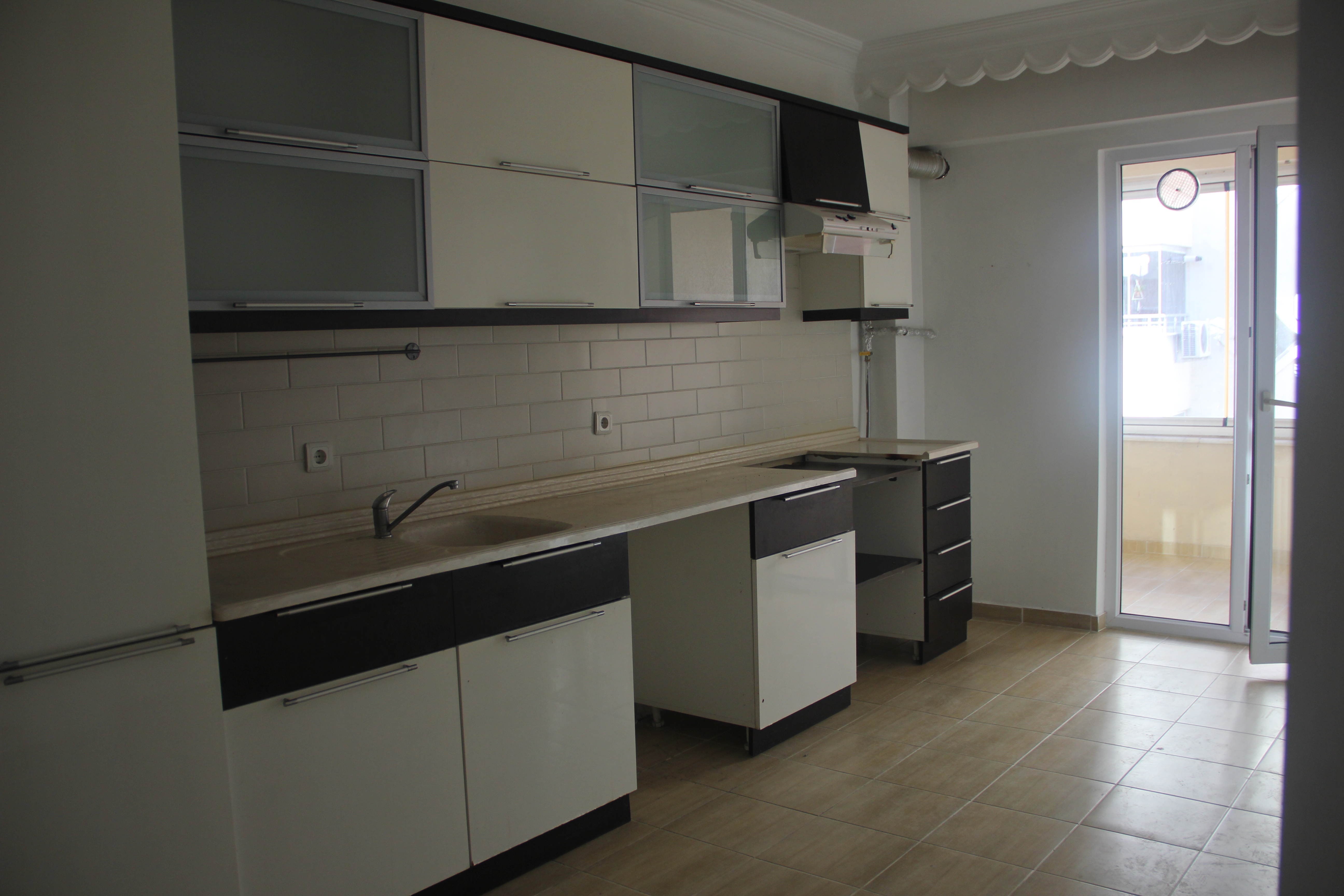 Kiralık Daire, İstanbul / ESENYURT / CUMHURIYET