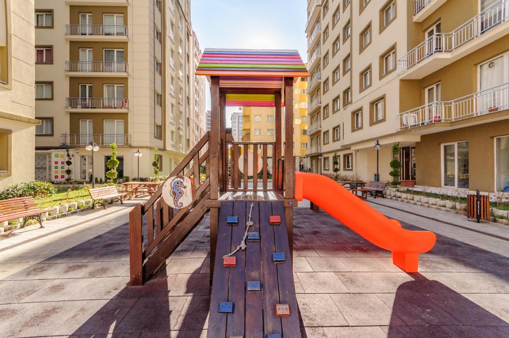 Kiralık Daire, İstanbul / ESENYURT / CUMHURİYET