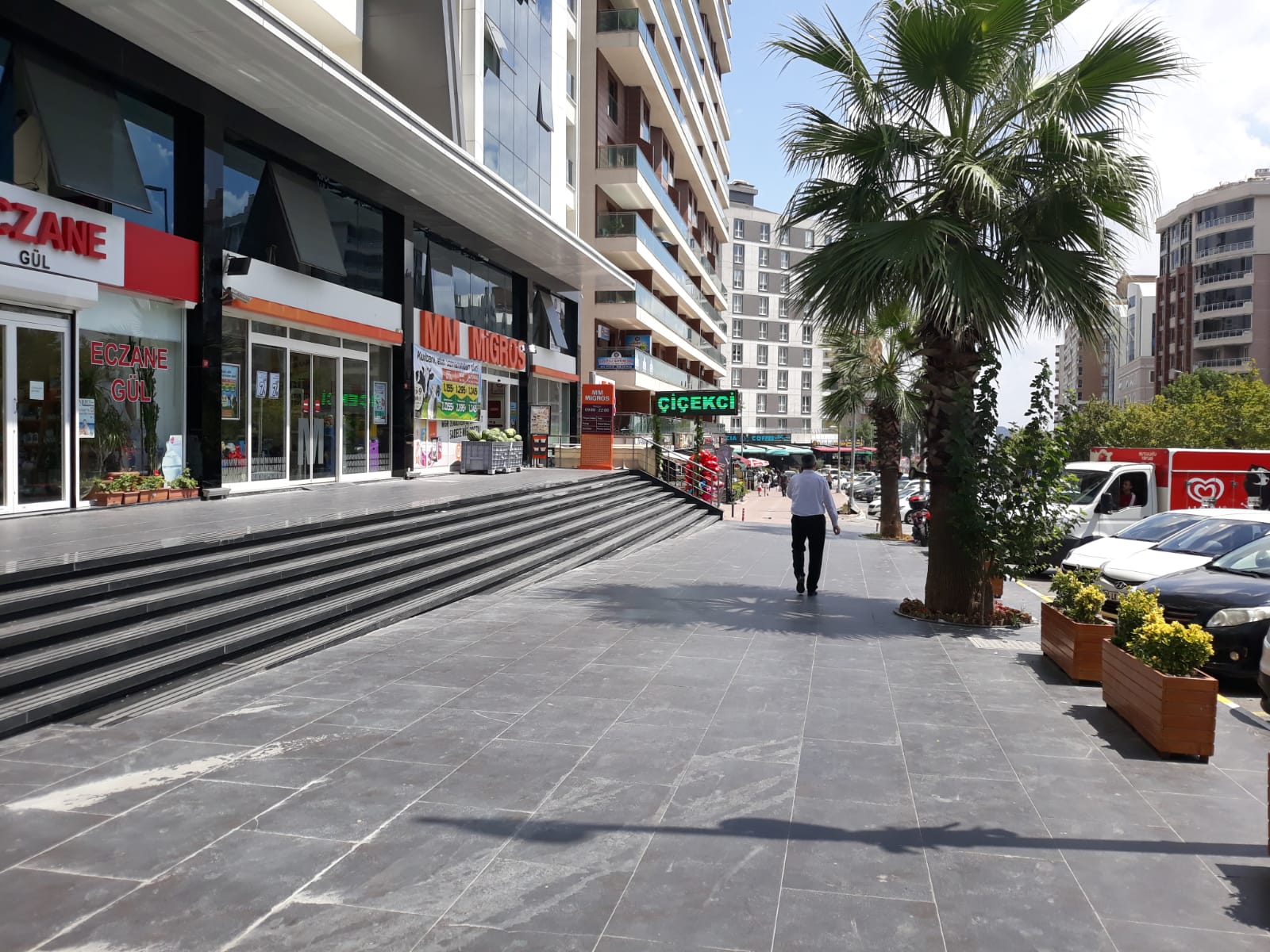 Kiralık Dükkan, İstanbul / ESENYURT / CUMHURİYET