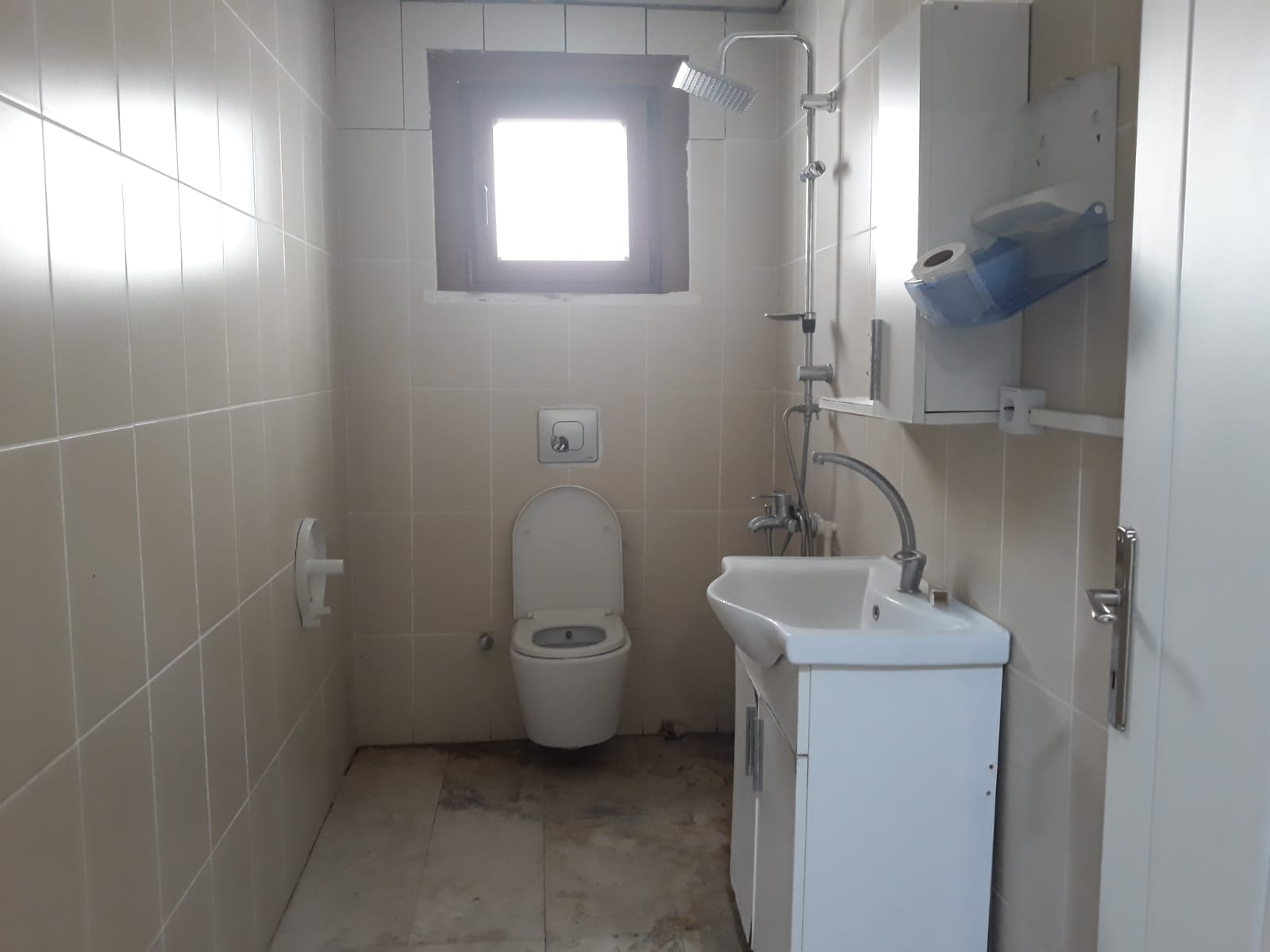 Kiralık Dükkan, İstanbul / ESENYURT / CUMHURİYET