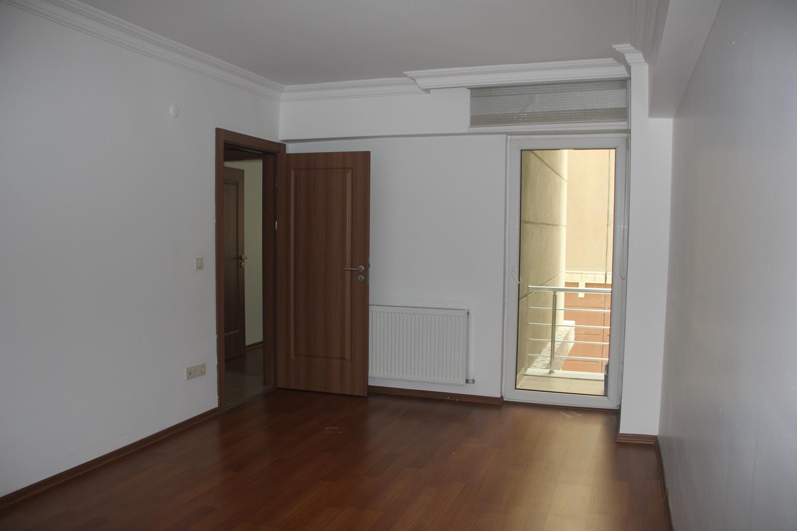 Kiralık Daire, İstanbul / ESENYURT / CUMHURİYET
