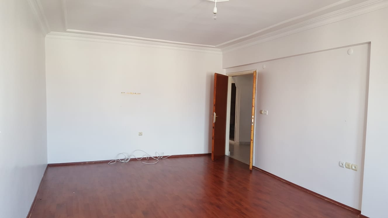 Kiralık Apartman, İstanbul / ESENYURT / CUMHURİYET
