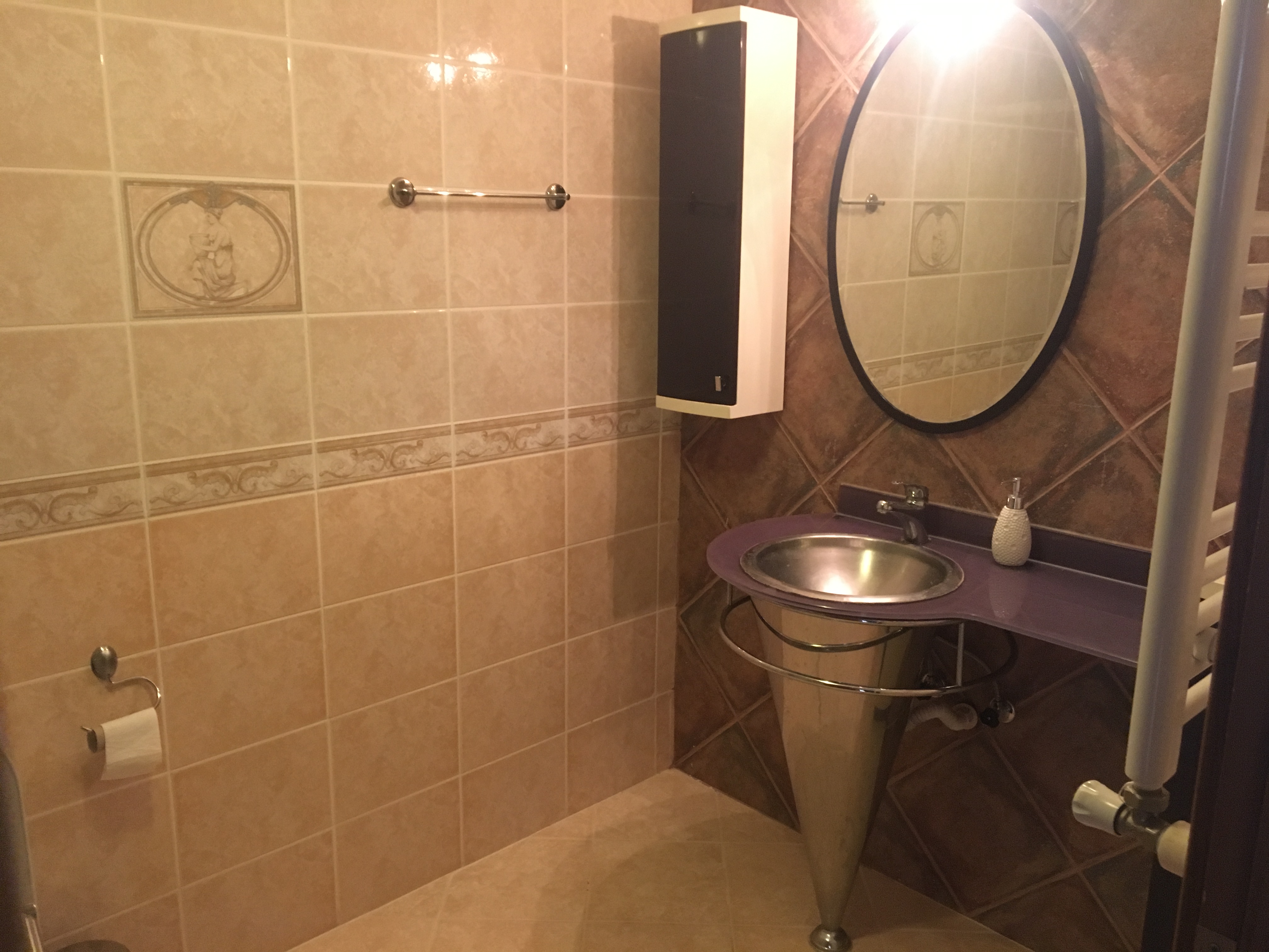 Kiralık Daire, İstanbul / ADNAN KAHVECİ / ADNAN KAHVECİ
