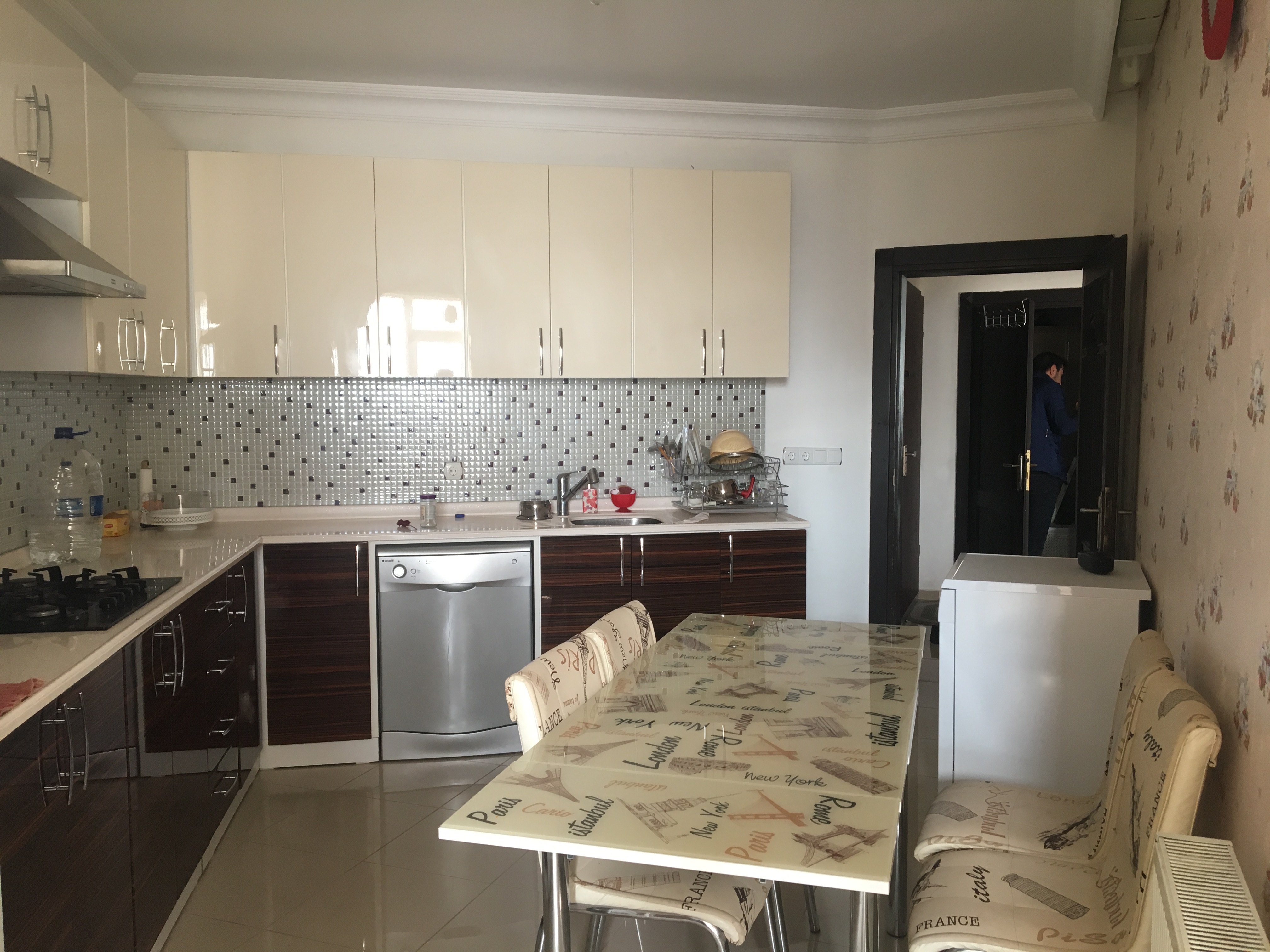 Kiralık Daire, İstanbul / ADNAN KAHVECİ / ADNAN KAHVECİ