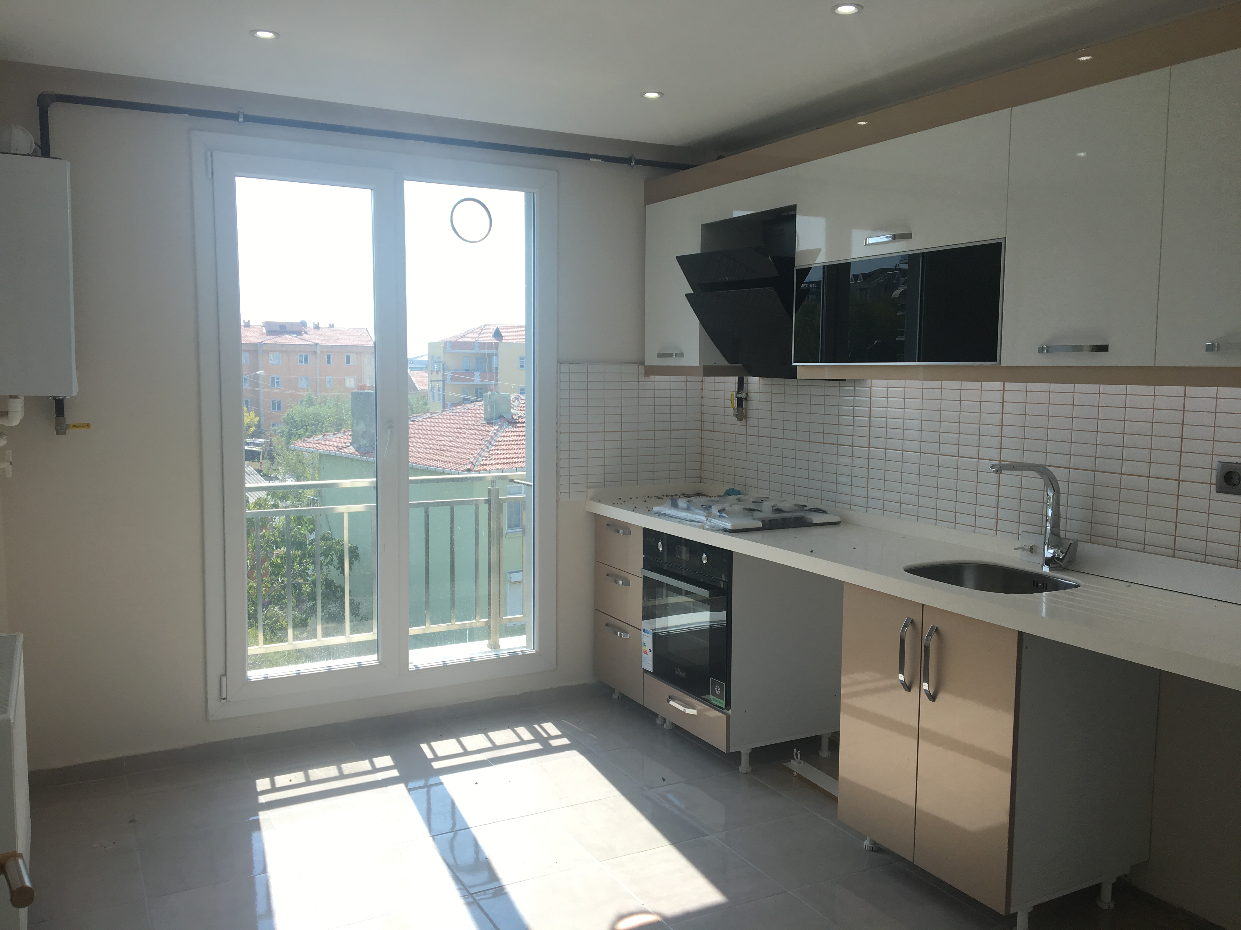Kiralık Daire, İstanbul / KAVAKLI / KAVAKLI