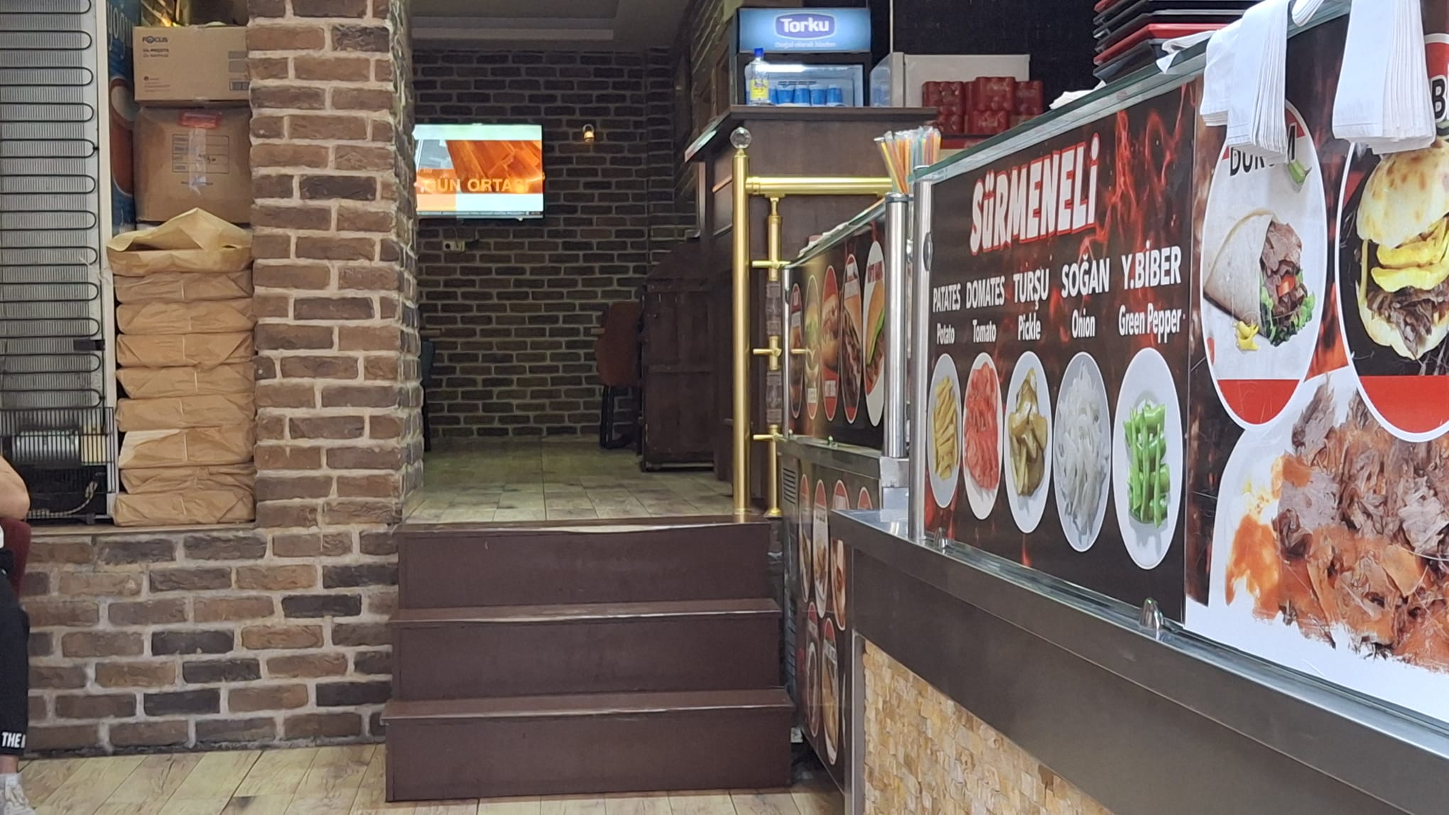 Kiralık Dükkan, İstanbul / ESENYURT / CUMHURİYET