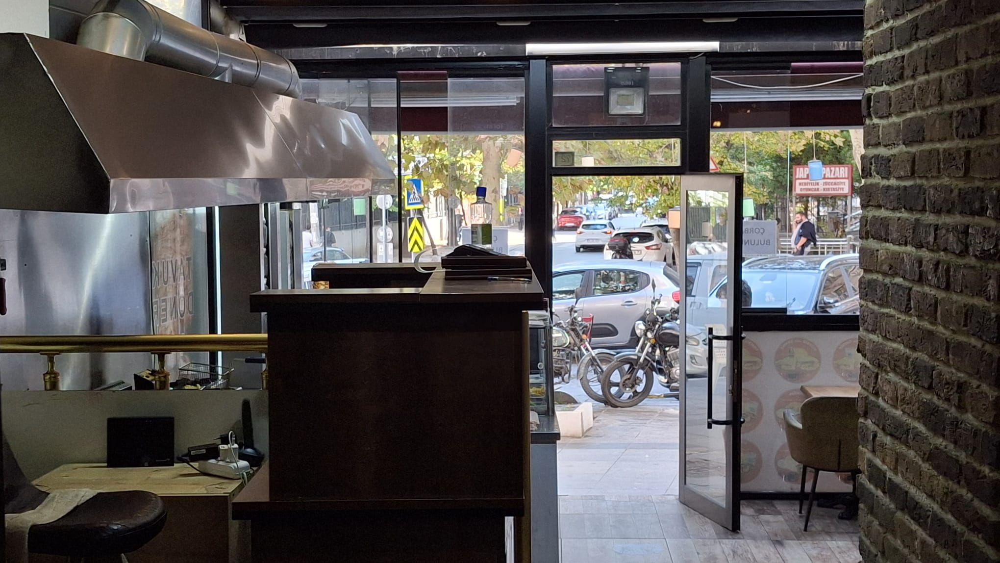 Kiralık Dükkan, İstanbul / ESENYURT / CUMHURİYET