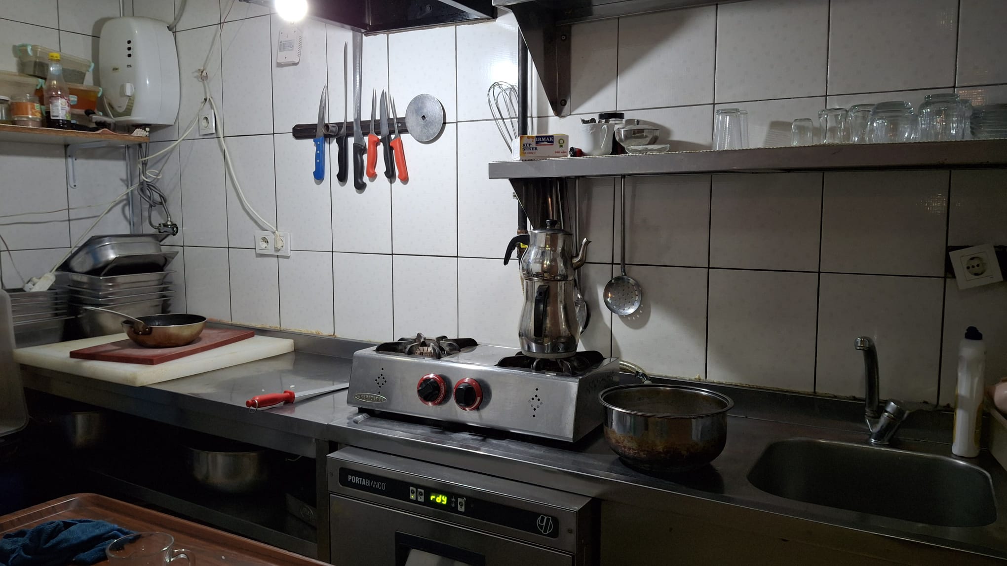 Kiralık Dükkan, İstanbul / ESENYURT / CUMHURİYET