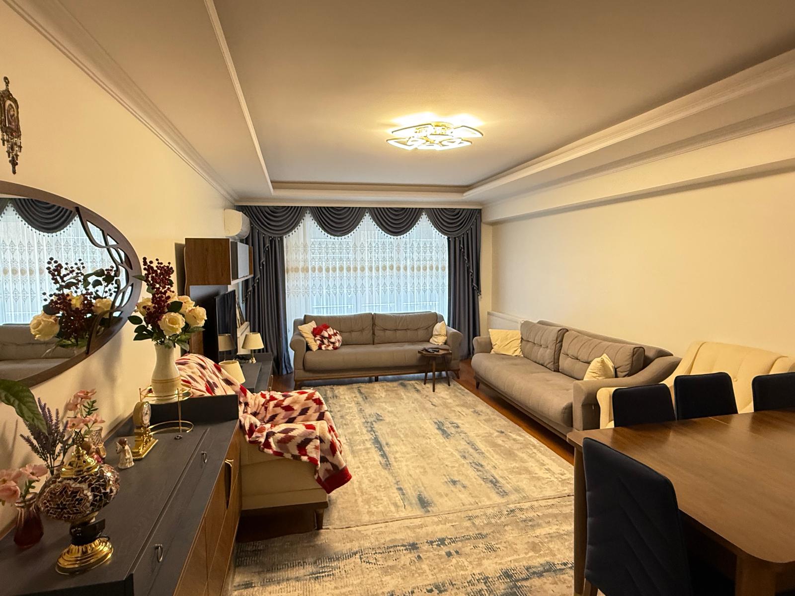 Satılık Daire, İstanbul / CUMHURİYET