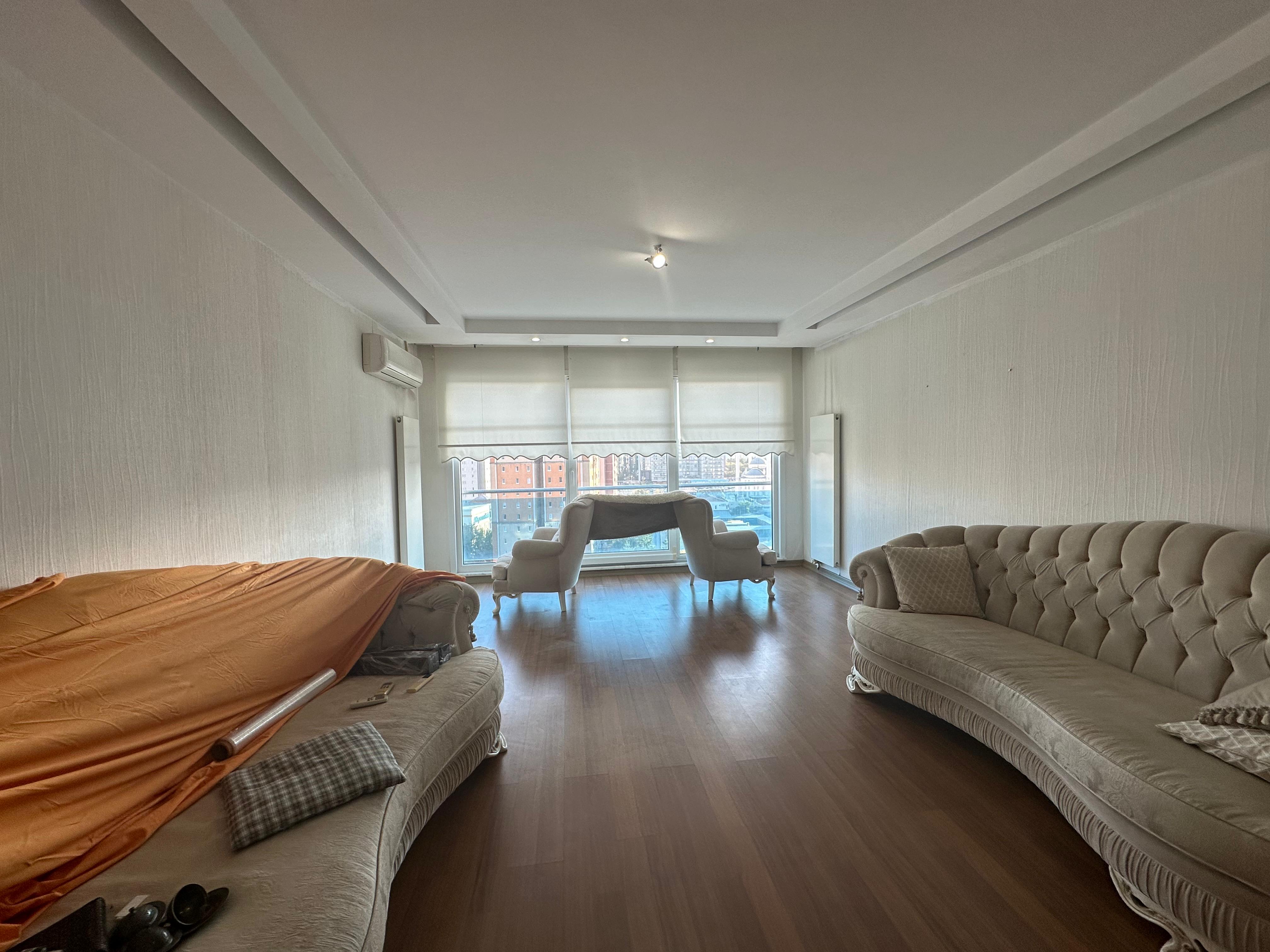 Satılık Daire, İstanbul / CUMHURİYET