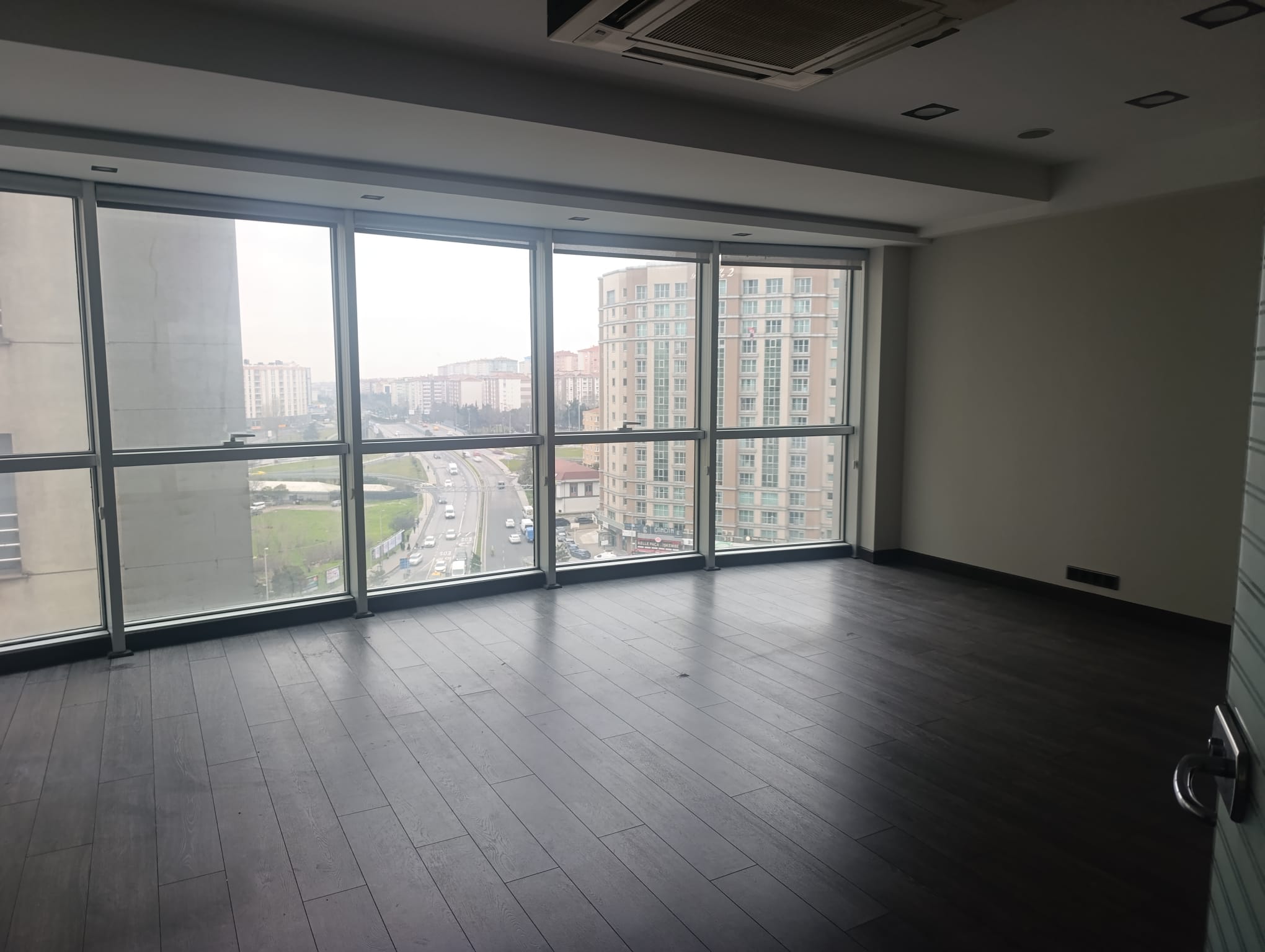 Kiralık OFİS, İstanbul / NAZIM HİKMET BULVARI