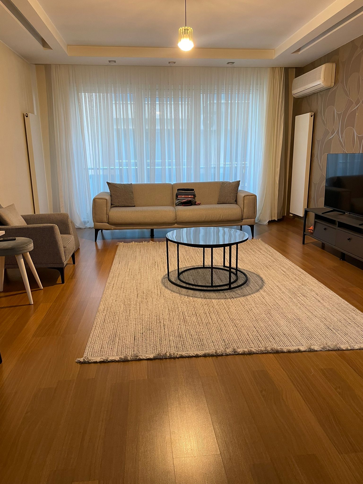 Kiralık Daire, İstanbul / CUMHURİYET