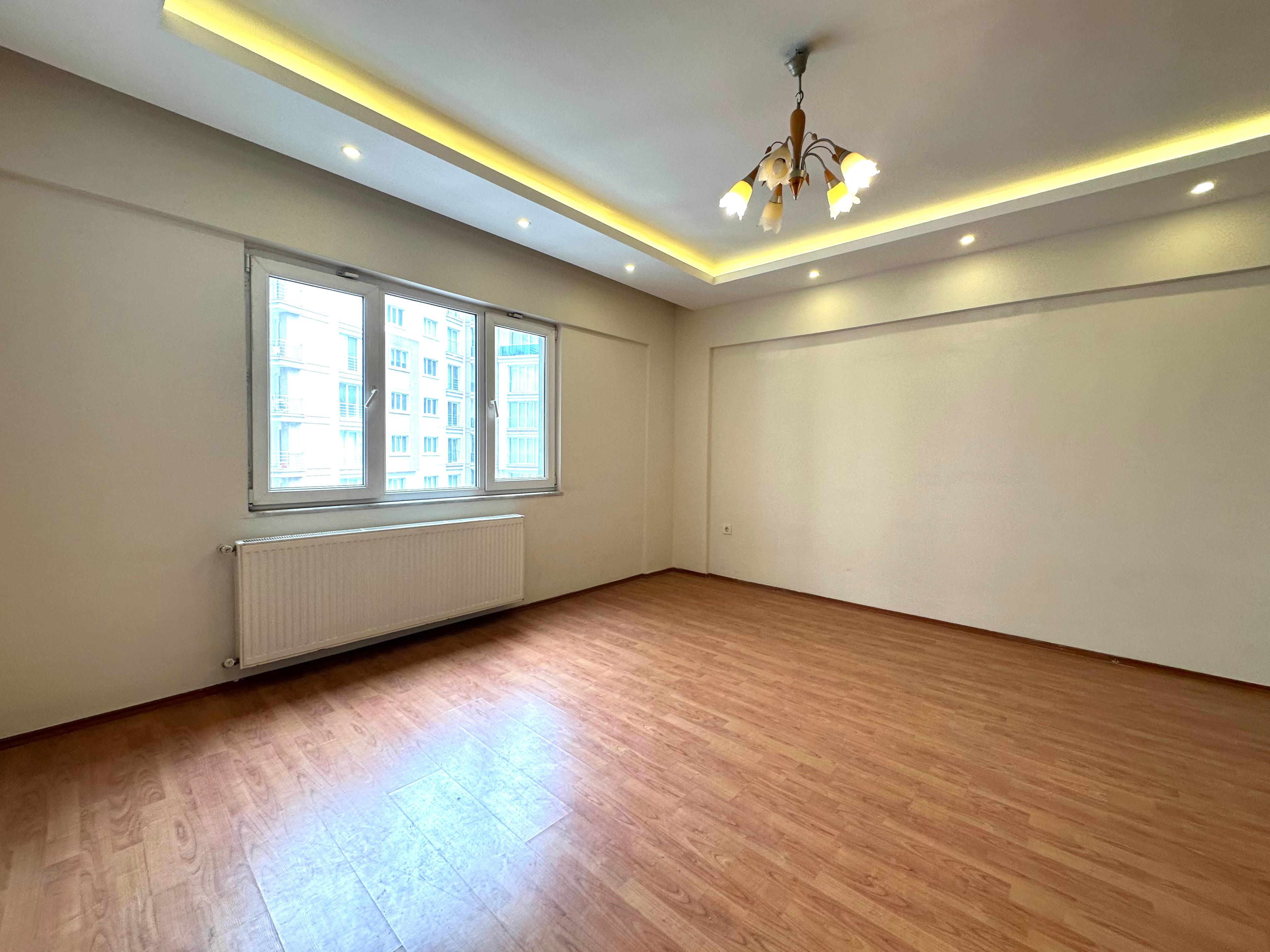 Kiralık Daire, İstanbul / ESENYURT / CUMHURİYET