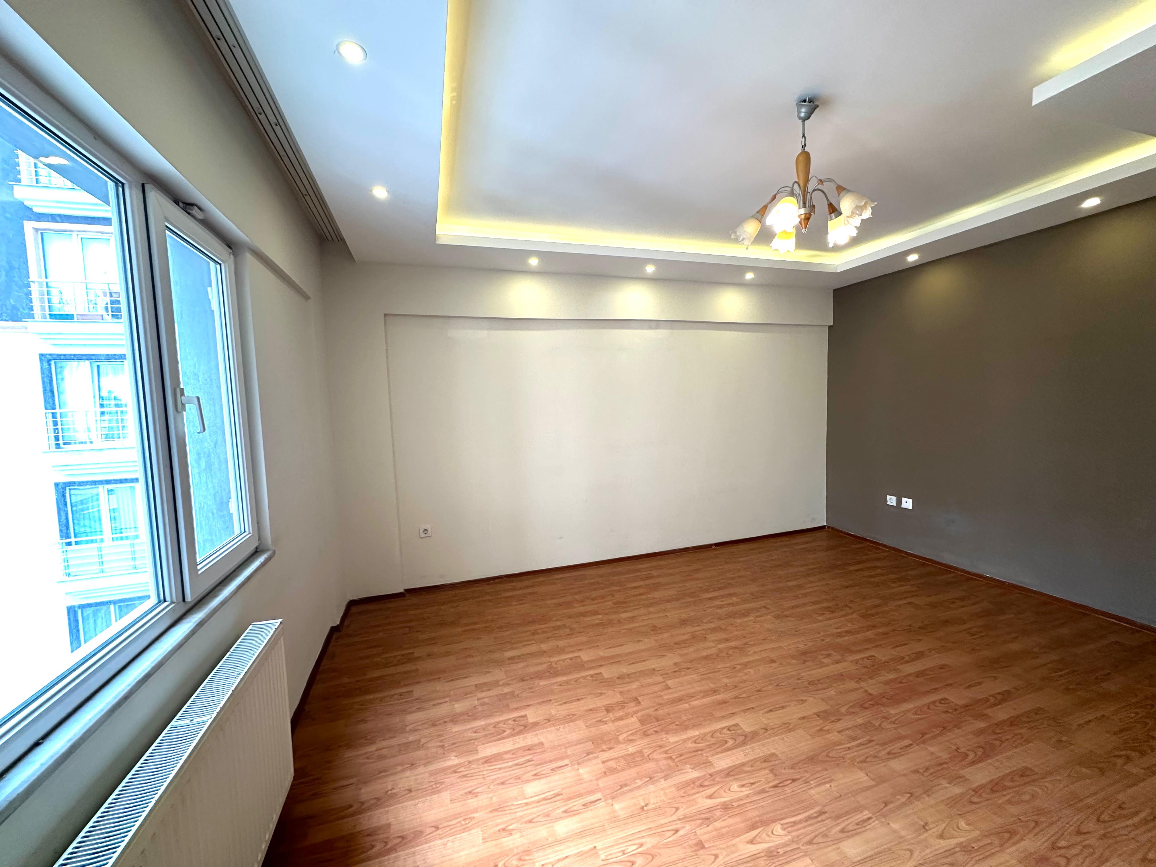 Kiralık Daire, İstanbul / ESENYURT / CUMHURİYET